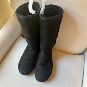 UGG Women's Classic Tall Suede Boot size 9